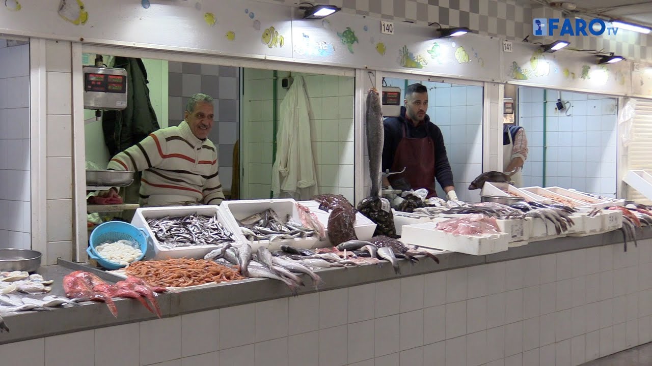 Los comerciantes del Mercado Central, inquietos por si el pescado de Marruecos entra antes en Ceuta
