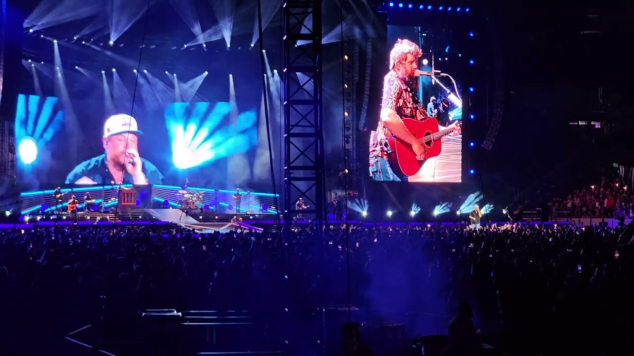 Luke Combs - One Number Away (live at MetLife Stadium; July 20, 2024)