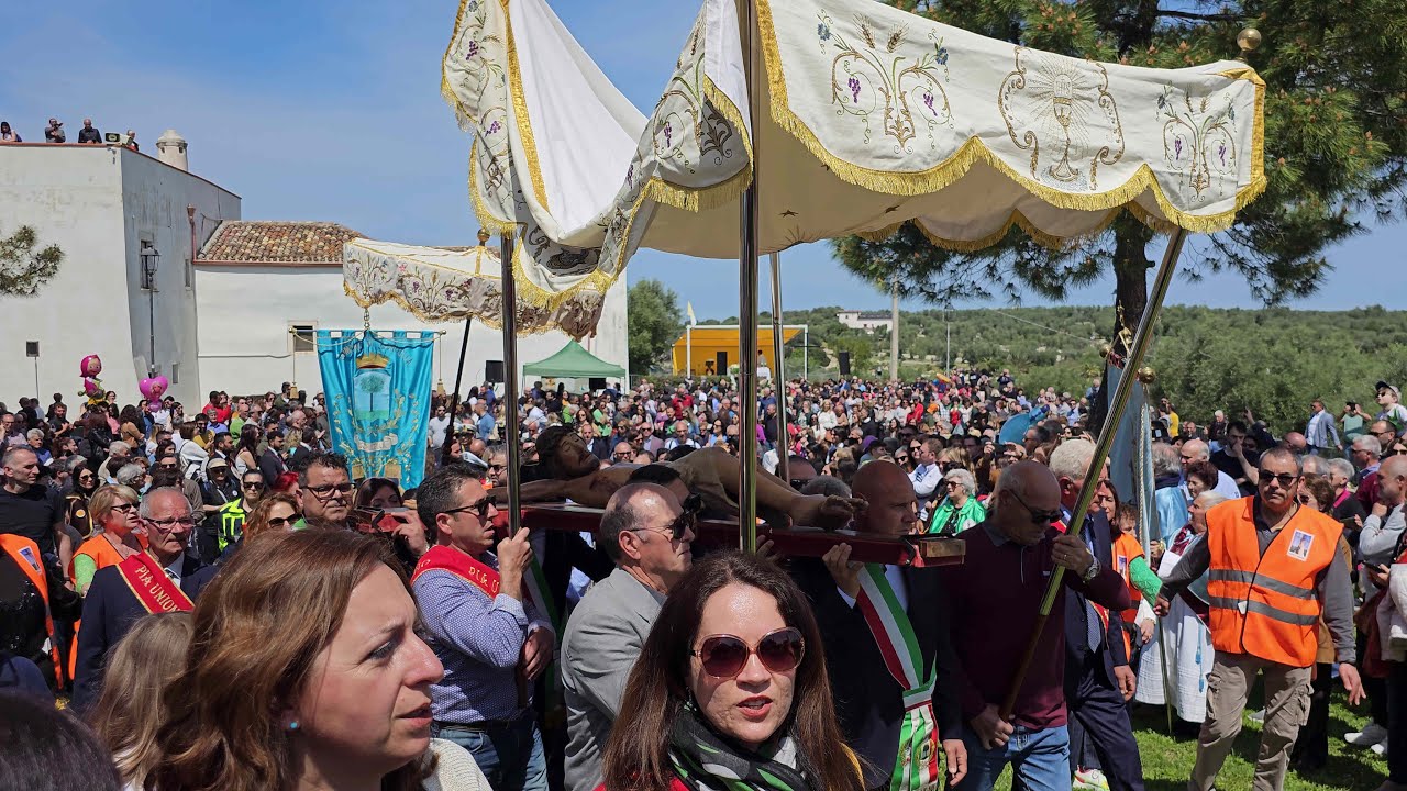 8K Celebrata la festa del SS. Crocifisso di Varano, il miracolo che attrae fedeli da tutto il mondo