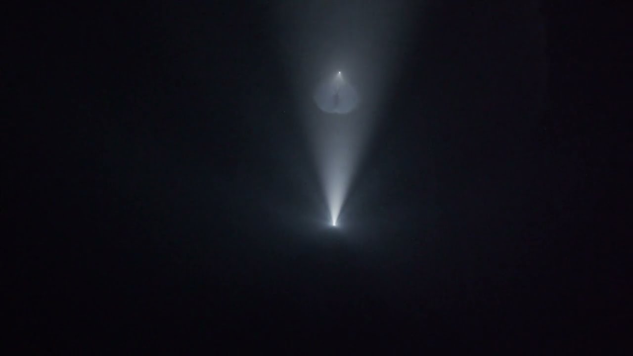 Spectacular pulsing plumes from the Inspiration4 rocket