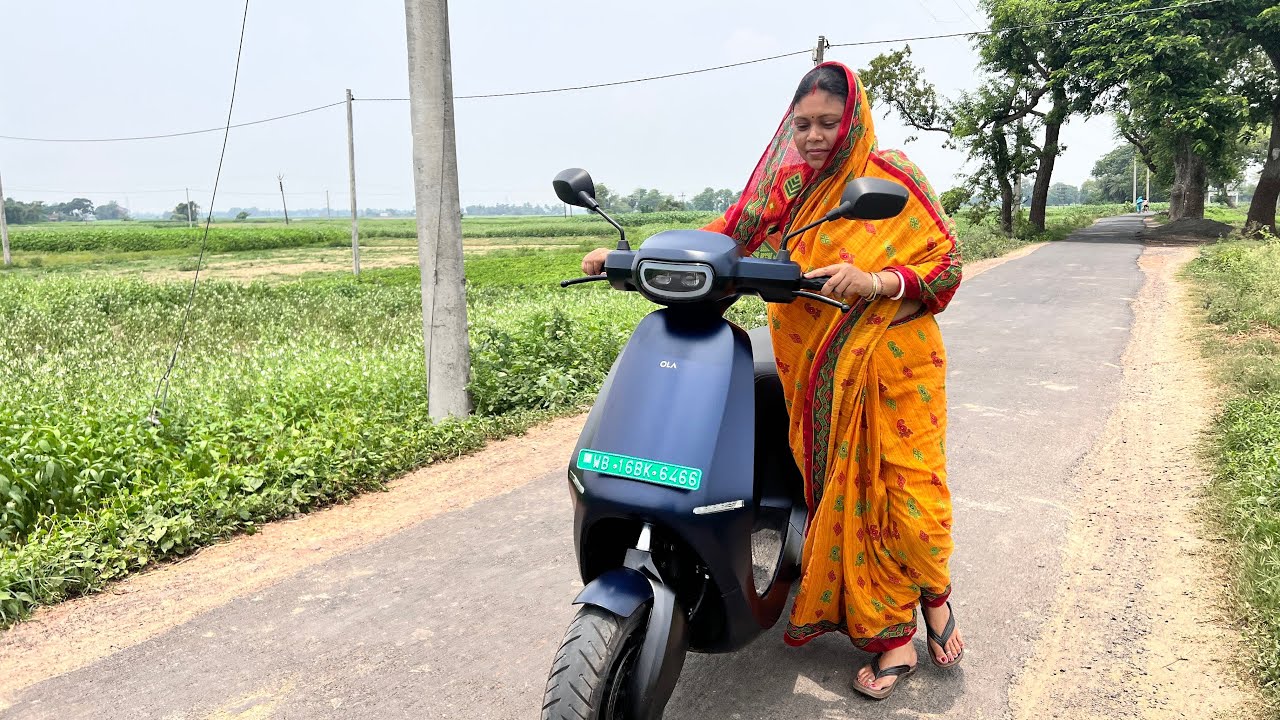 1 মাস যেতে না যেতেই রাস্তার মাঝে Ola স্কুটার ঠেলতে হলো / Very bad experience with my new OLA Scooter