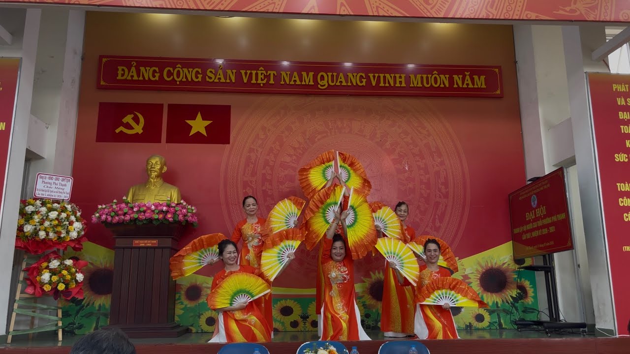 Múa quạt Hồn Việt - Văn nghệ Khu phố 6 Tân Phú