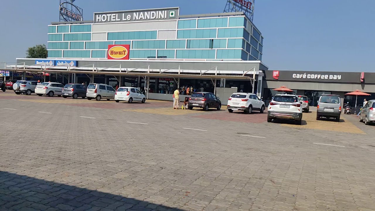 Viaan Playz: Food Paradise near Karjan Toll Plaza - Surat-Ahmedabad Highway Tour