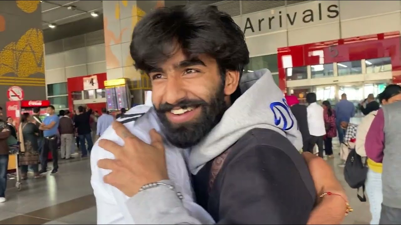 Aj dako kisa nu laka aya deep Dehli to ✈️✈️|| @Shergillcouple 