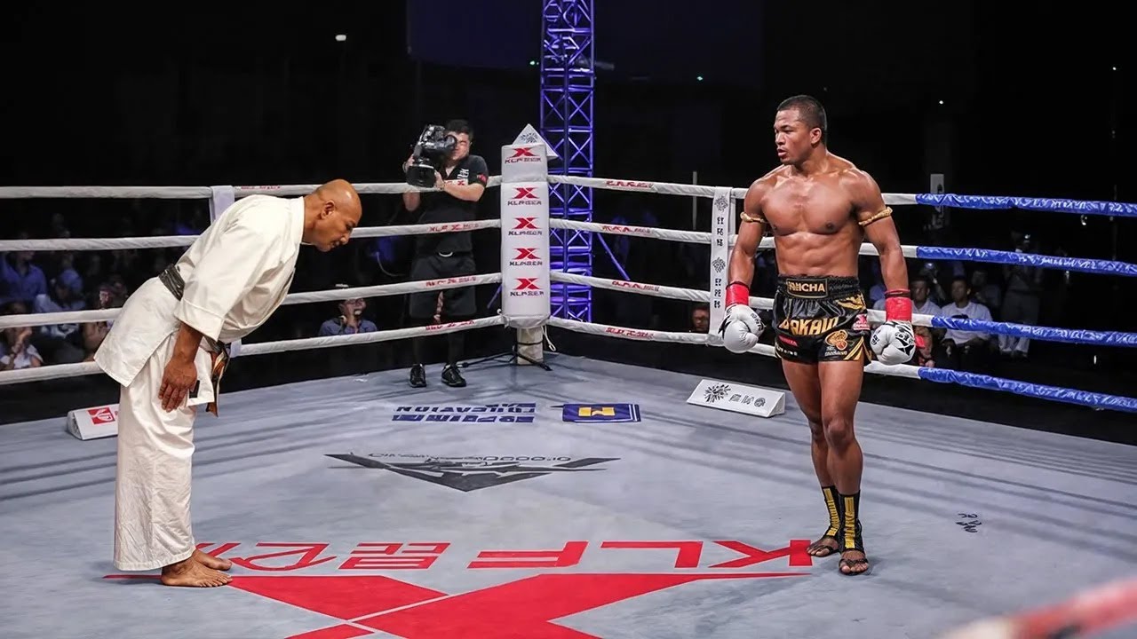 Taekwondo Black Belts Fought Muay Thai Champion, Who Wins?