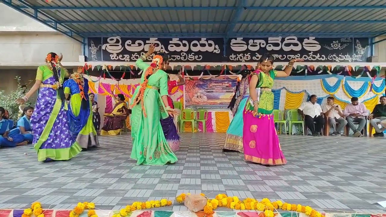 Rangila Maro , group dance 