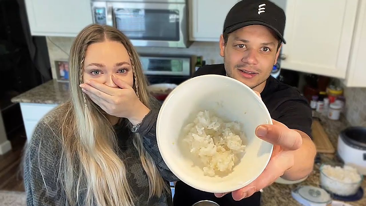 Erobb and Britt cooks one meal for Camp Knut