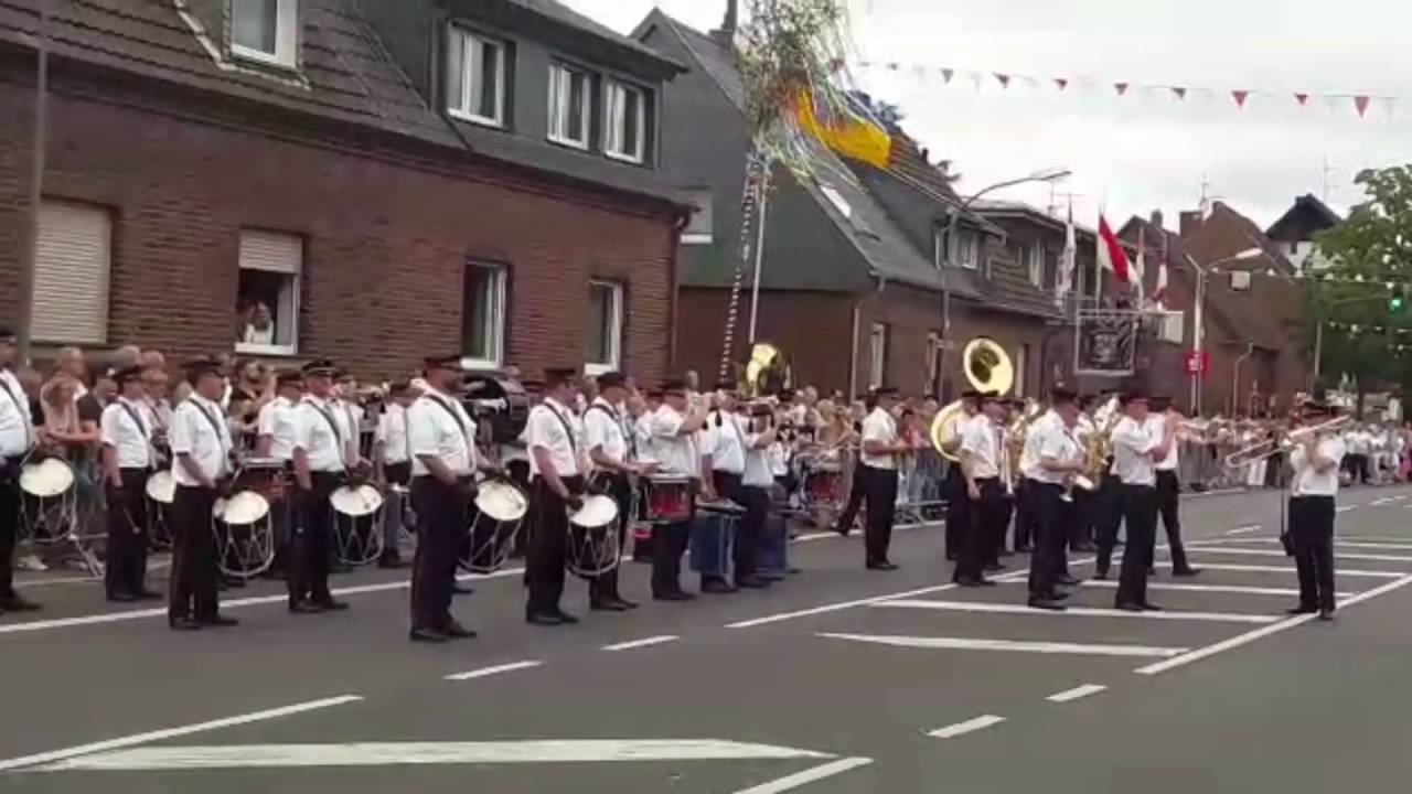 Bundesfanfarenkorps Neuss-Furth 1952 e.V. - Königsparade 2016 Holzbüttgen - Marschmusik mal anders