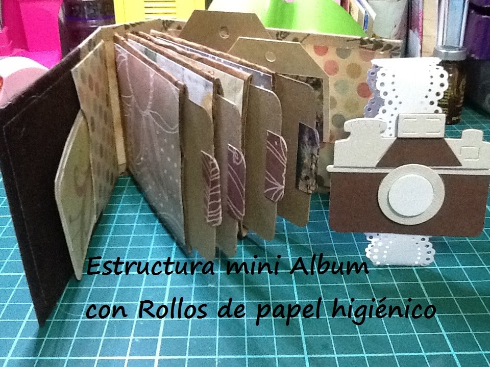 Estructura de mini album espina con rollos de papel higiénico DIY