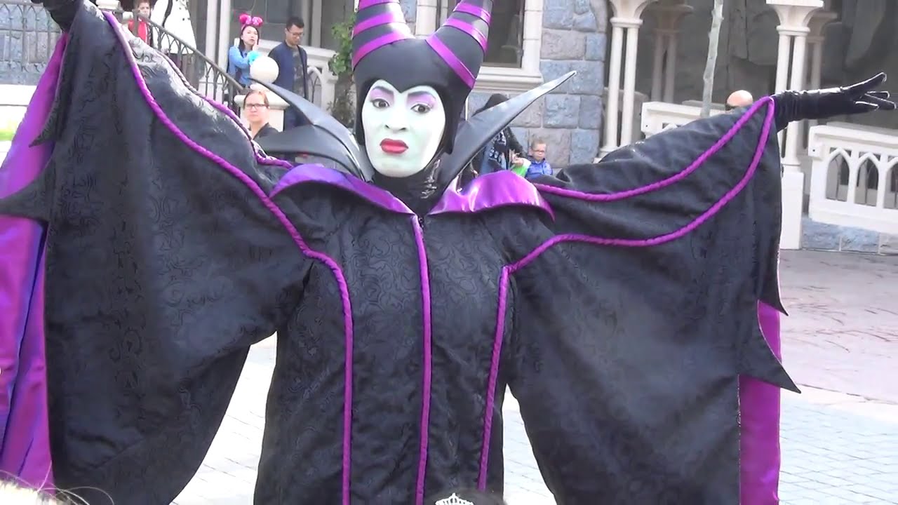 Disneyland Paris Villains Meet and Greet Les Méchants Disney Halloween