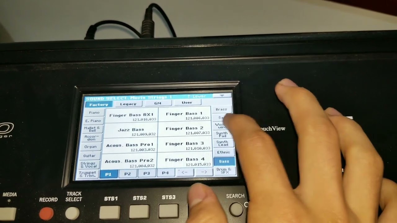 Korg pa 300 o 600 problema de sonido de piano desafinado o split desafinado - Solución