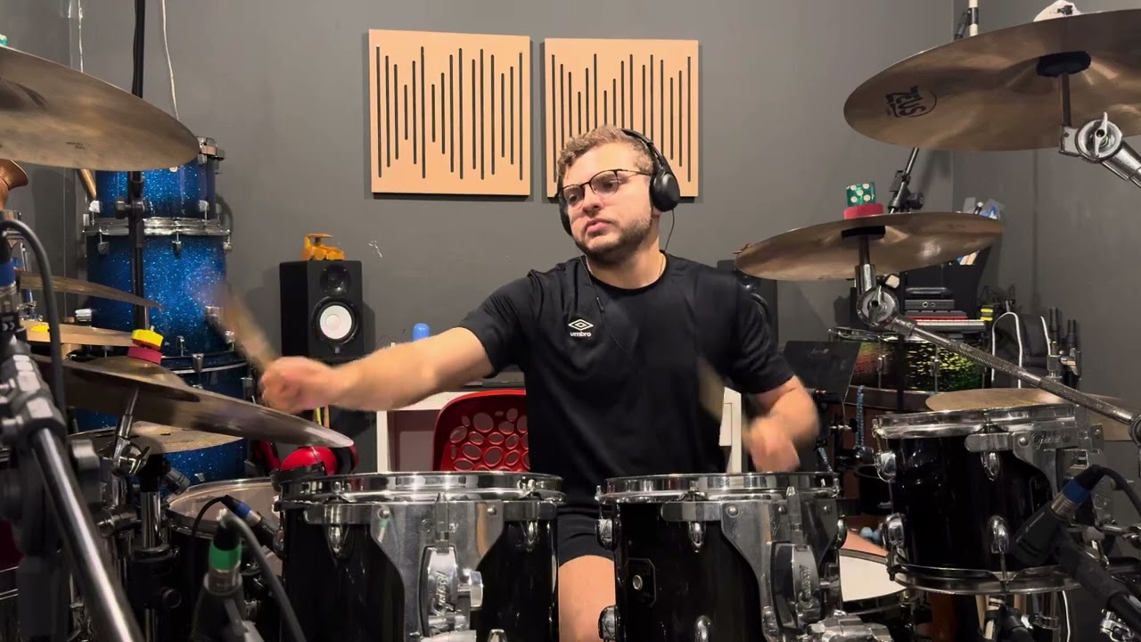 I feel fine - The Beatles (drums cover, live stadium version)