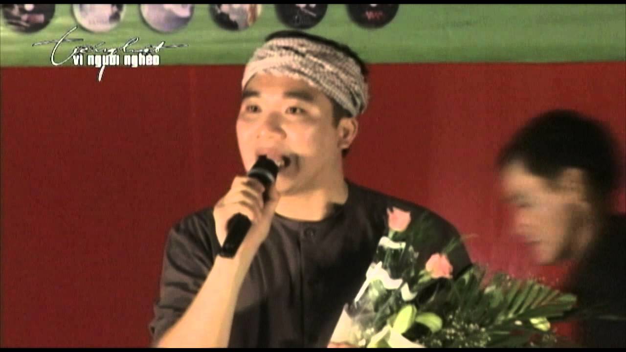 CT THVNN Ph&aacute;t qu&agrave; cứu trợ tại GX An Son - Kenh E - An Giang