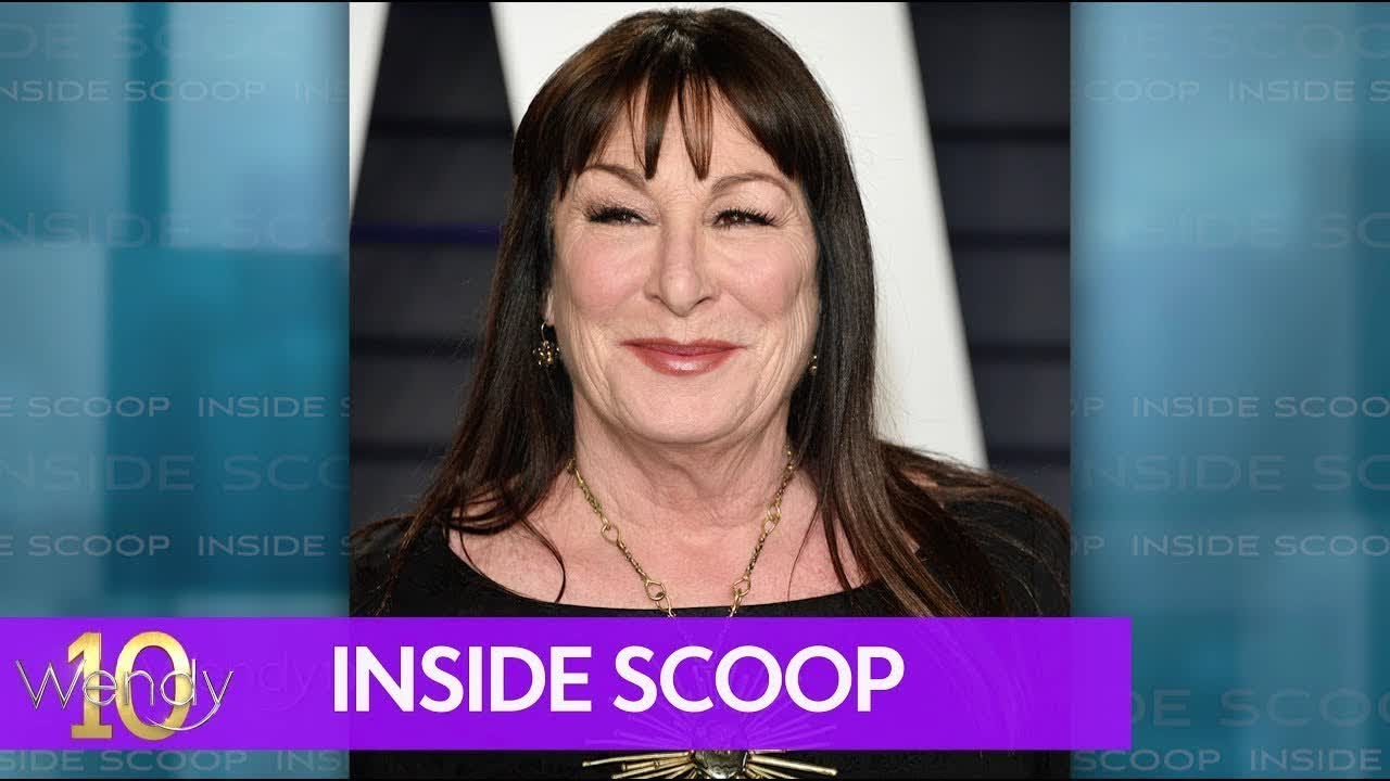 Anjelica Huston Throws Shade
