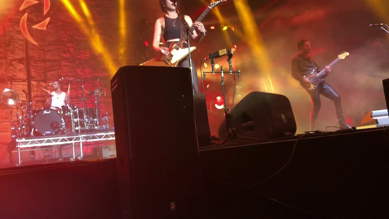 &lsquo;I Am The Fire&rsquo; - Halestorm Live - Amsterdam 19 Nov 2019