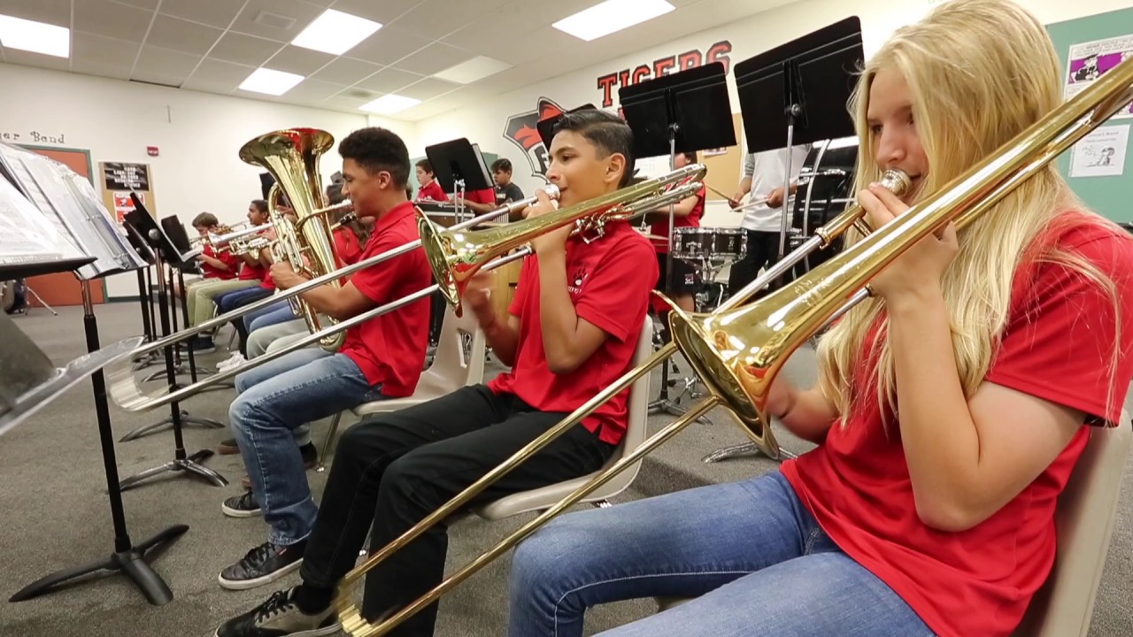 Lake Elsinore Unified honored for music programs