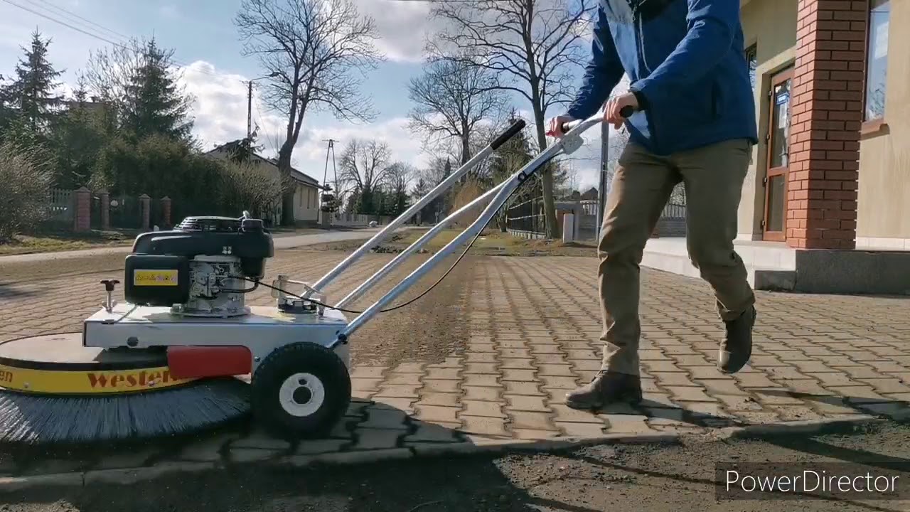 Zamiatarka spalinowa /Petrol sweeper Westermann WR870