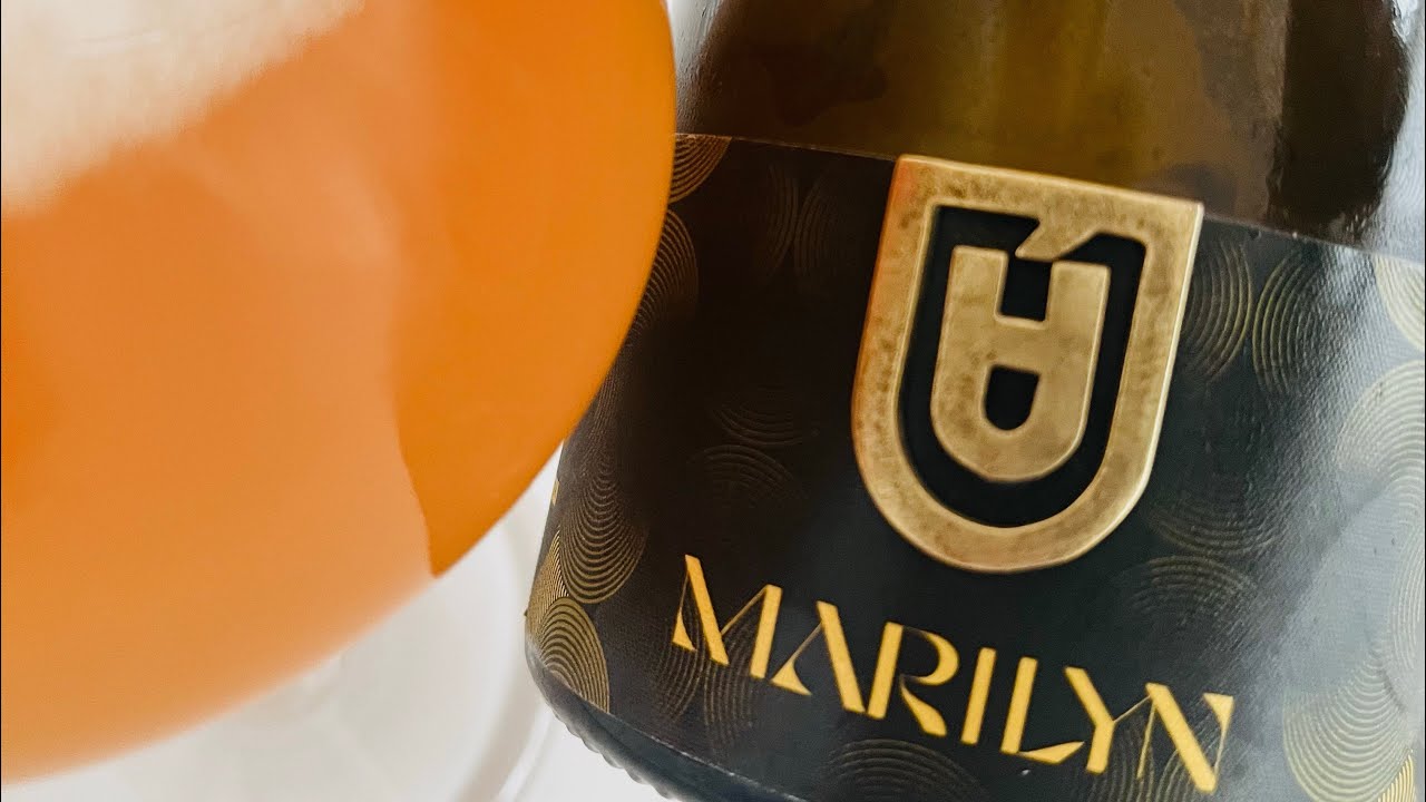D&uacute;a Sparkling Beer & Juguetes Perdidos - Marilyn