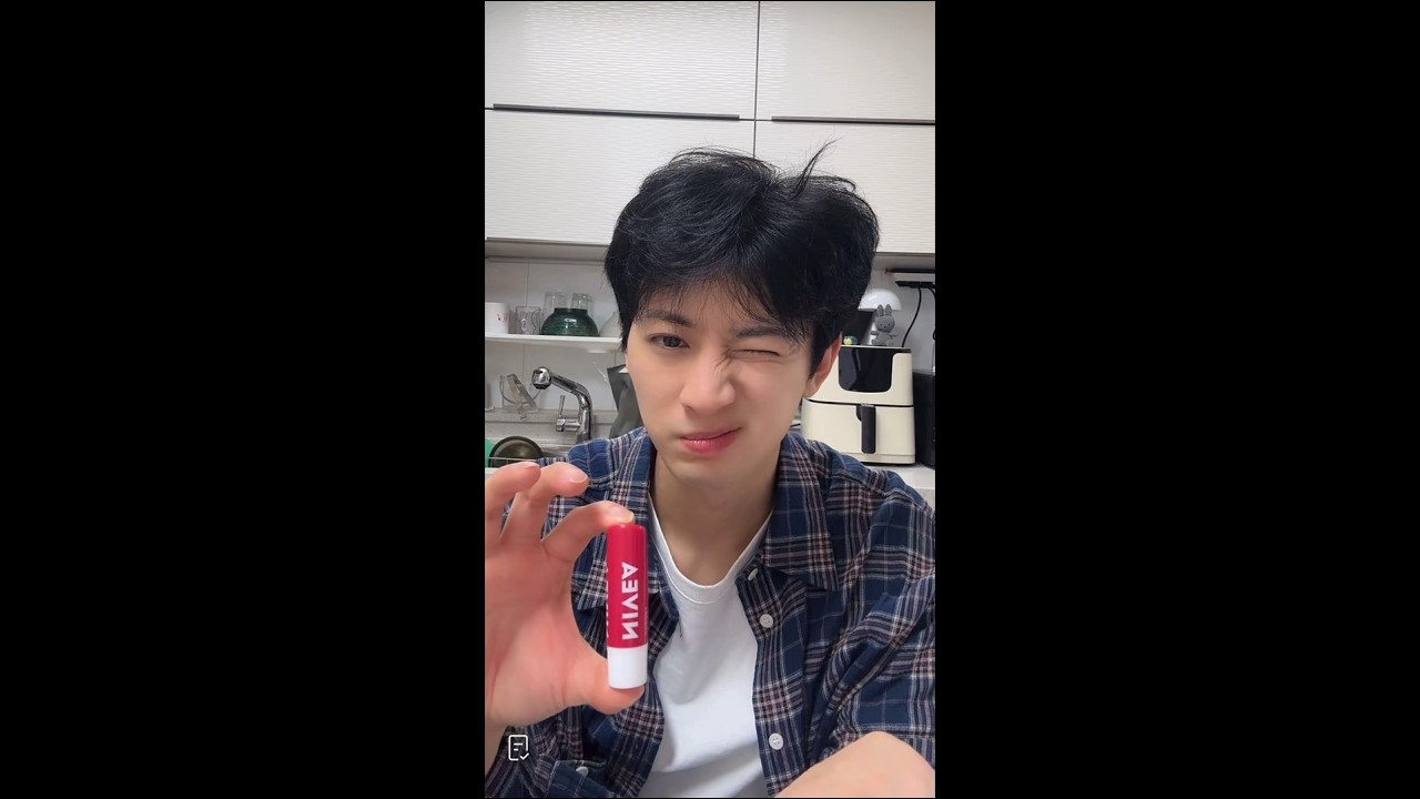 260316 Song Yunhyeong (송윤형) Tiktok Live