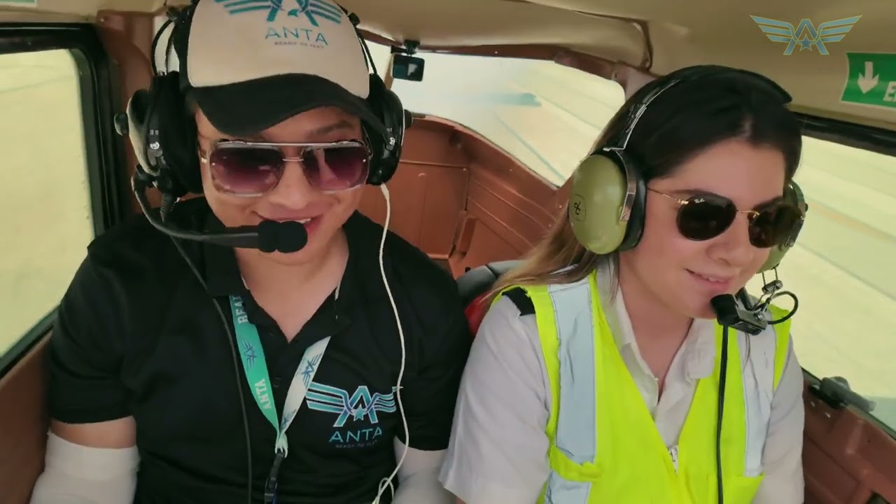 ✈️ Lecciones de Vuelo en Cessna 150: ¡Domina el Compensador y Maniobras con Daniela! 🛩️