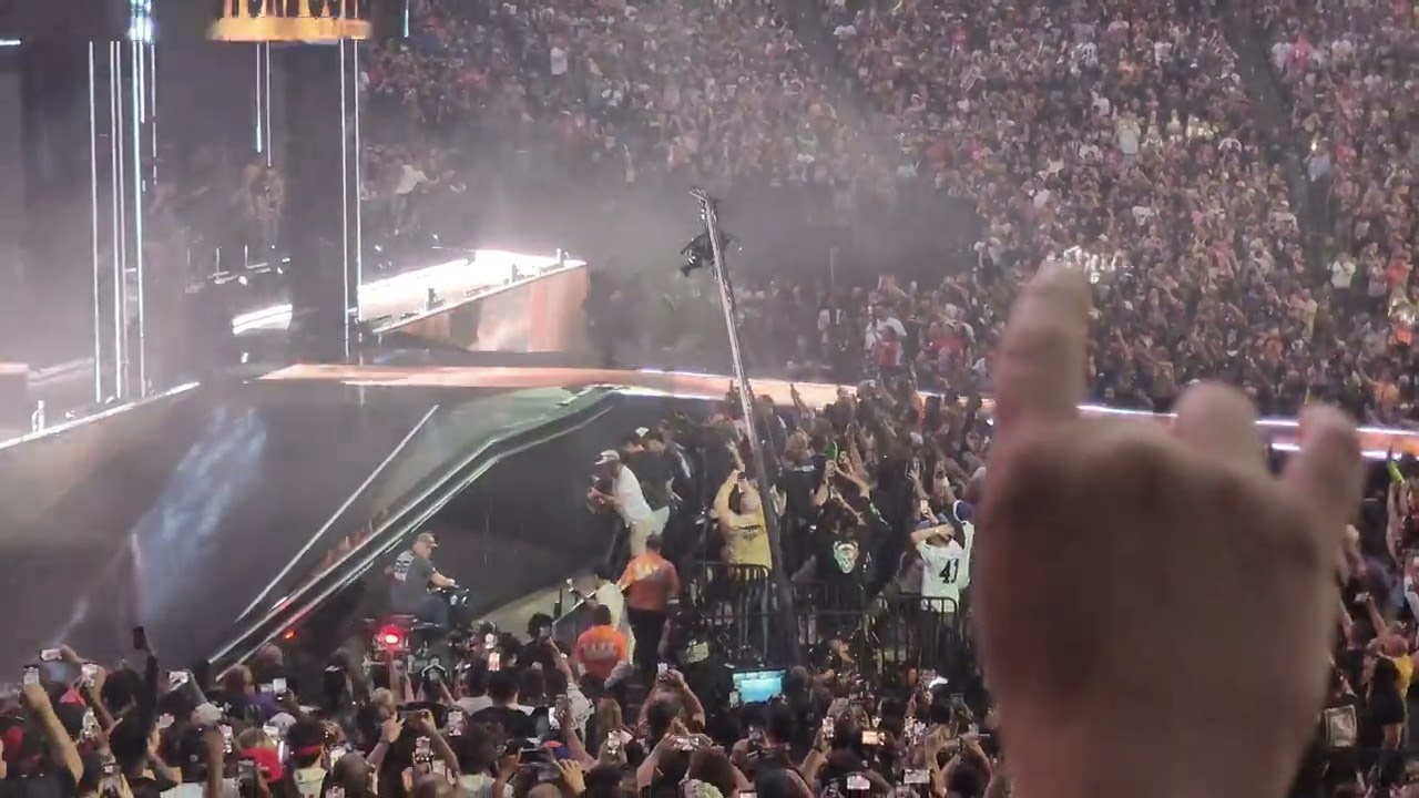 WWE WrestleMania 41: Stone Cold Steve Austin 1st Botch: Takes Wrong Turn and Misses the Ramp!