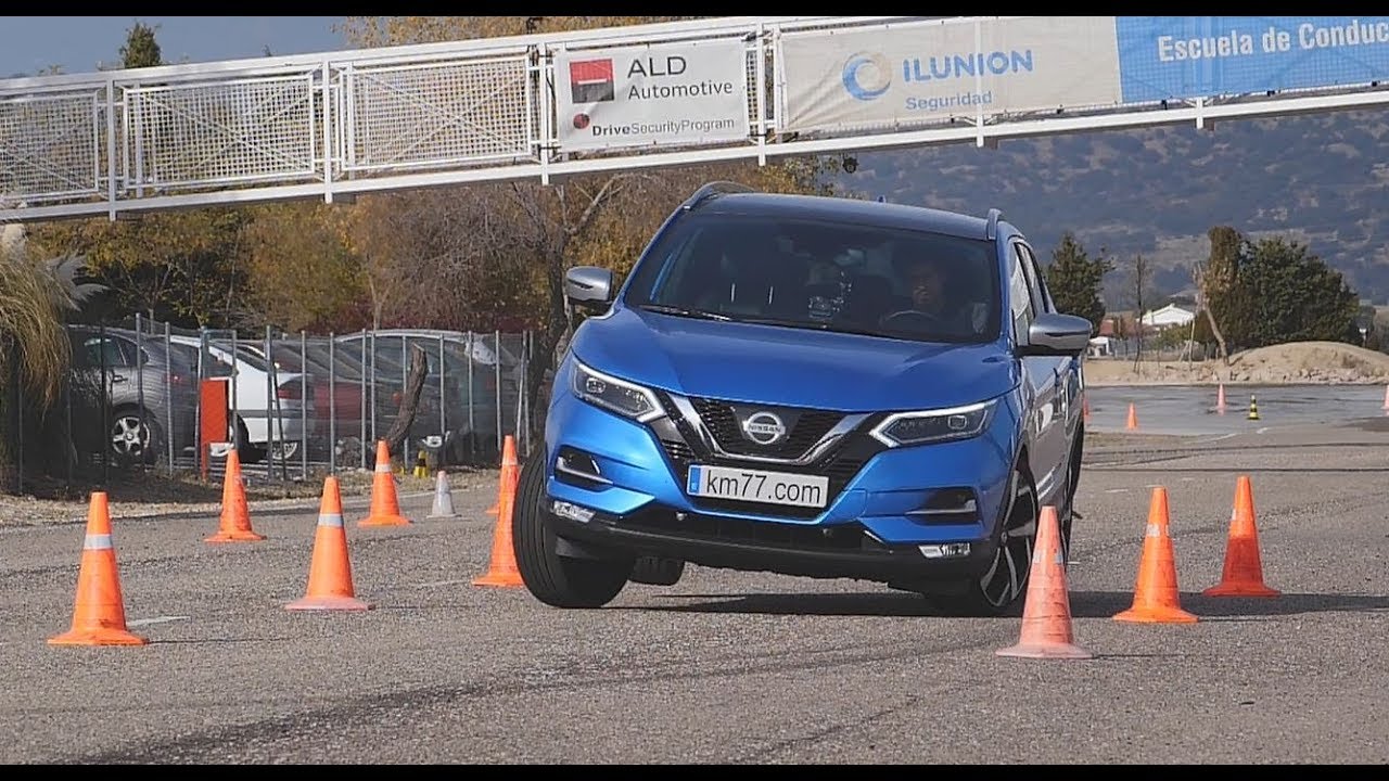 Nissan Qashqai 2017 - Maniobra de esquiva (moose test) y eslalon | km77.com