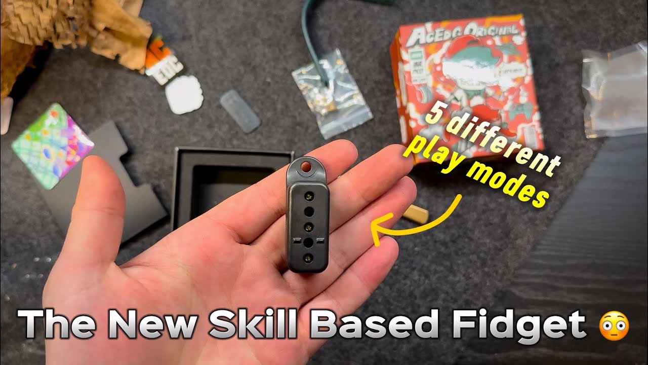 Unboxing the Fortune Cookie fidget by Acedc&hellip; 🥠