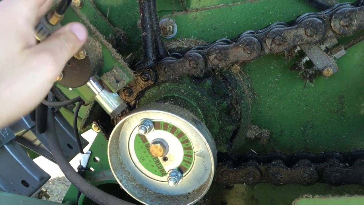 Krone Comprima F155 Round Baler (Fixed Semi Variable Chamber)