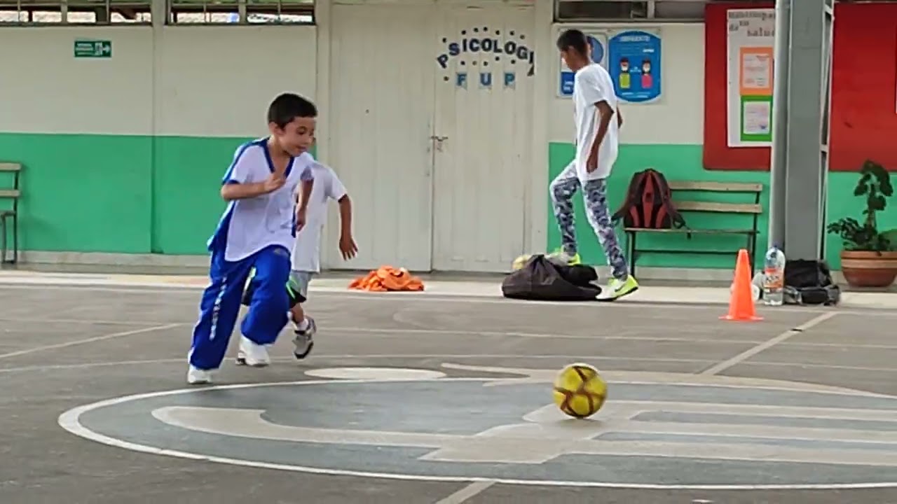 BRANDON EN SUS PRIMEROS ENTRENOS DE FÚTBOL 