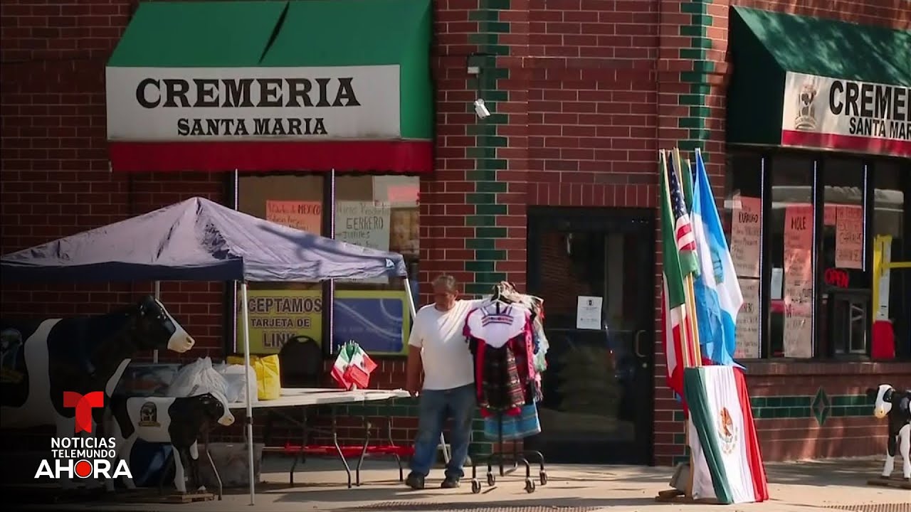 En Chicago caen dr&aacute;sticamente ventas en negocios latinos por temor a redadas | Noticias Telemundo