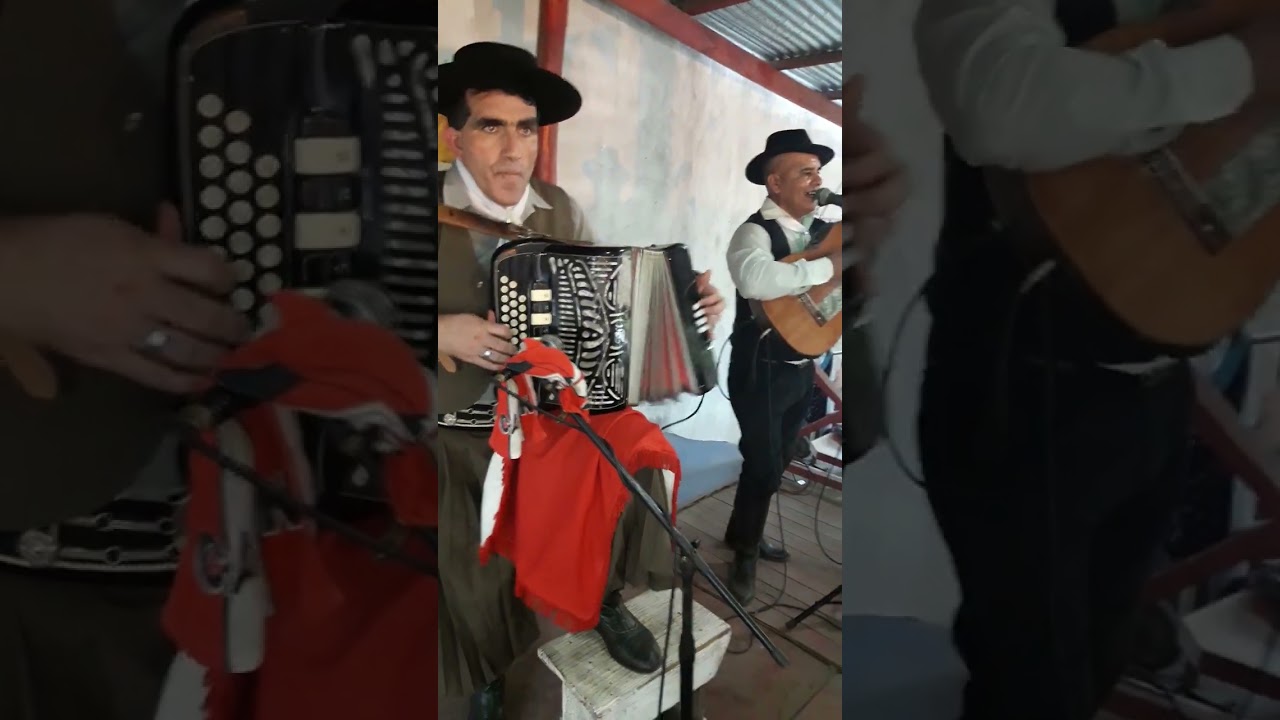 Víctor González y su conjunto