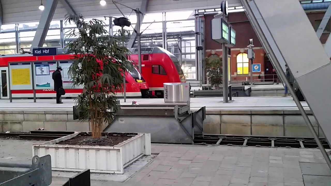 RE83 bei der Einfahrt + Ansagen aus Kiel Hbf | Kieler Zug