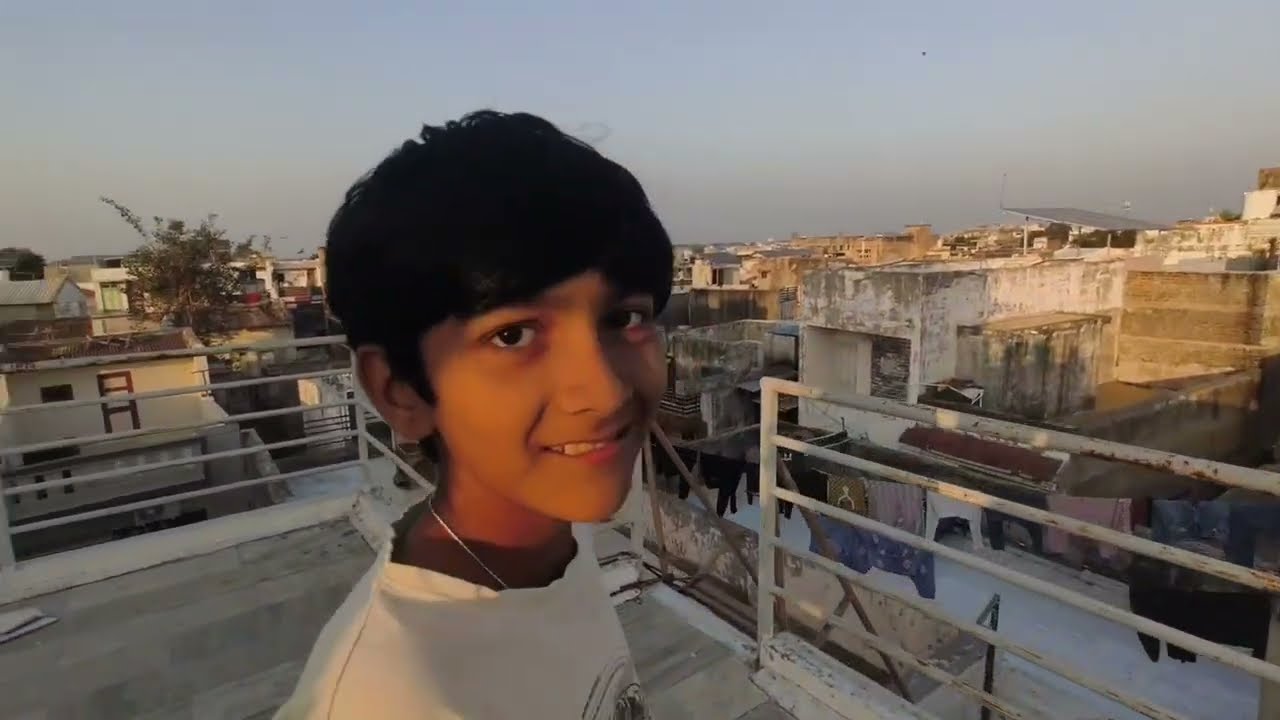 Vlogging ke chakkar me ye kya ho gaya 🤯
