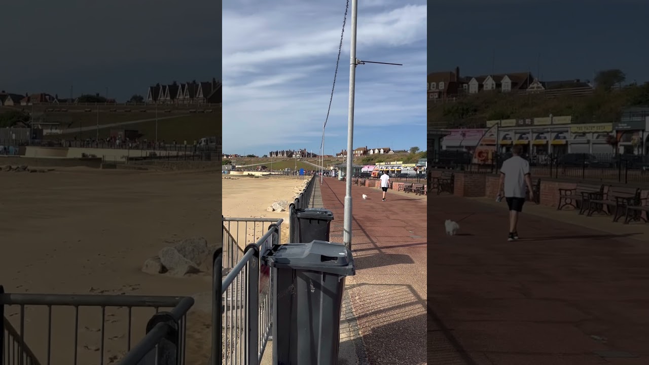 Come And Visit This Amazing Beach At Gorleston-on-Sea 🏴󠁧󠁢󠁥󠁮󠁧󠁿 #eastanglia #blueflagbeach