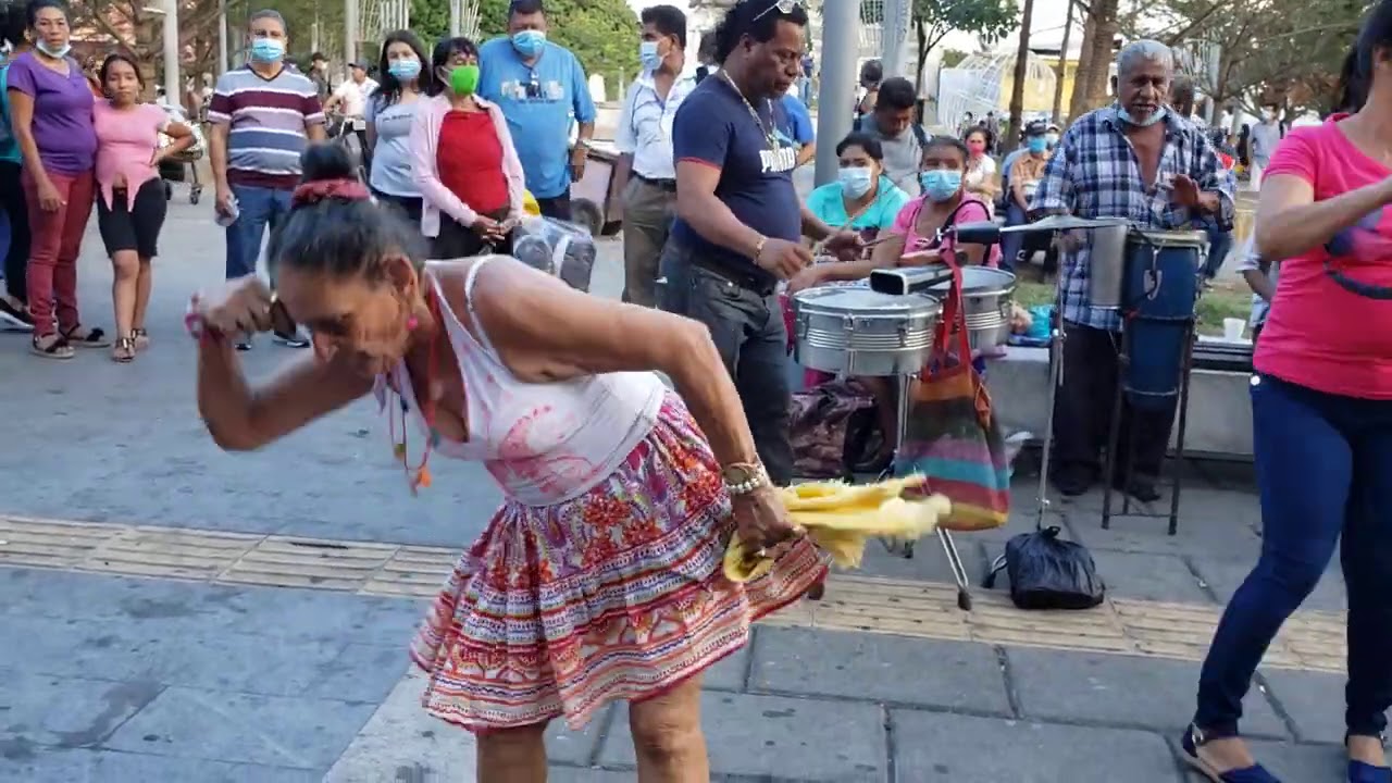 Yajaira & El Combo Cuscatleco 
