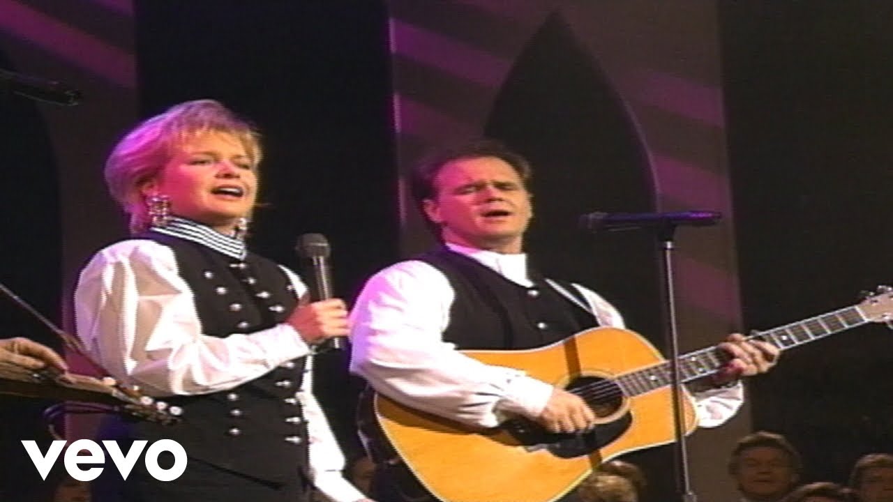 Bill & Gloria Gaither - Roses Will Bloom Again [Live] ft. Jeff & Sheri Easter