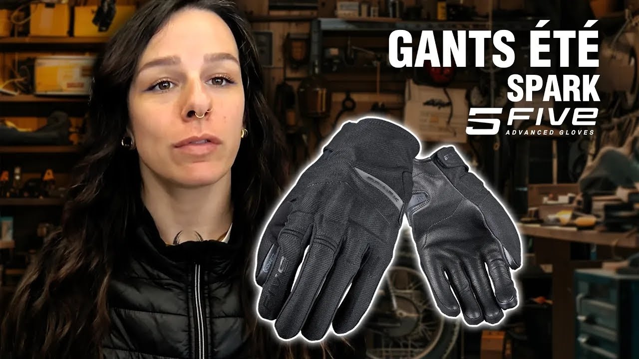 Test des gants &eacute;t&eacute; FIVE SPARK par Roxane de Moto Axxe les Sables d'Olonne