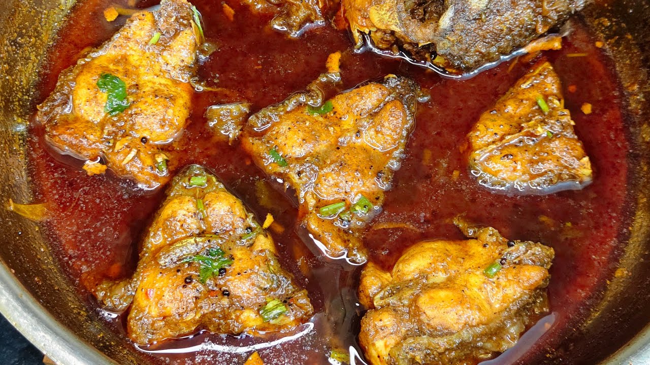 Bangali Poplet fish curry recipe village style  || Black Pomfret fish Curry || Halwa FIsh Curry ||