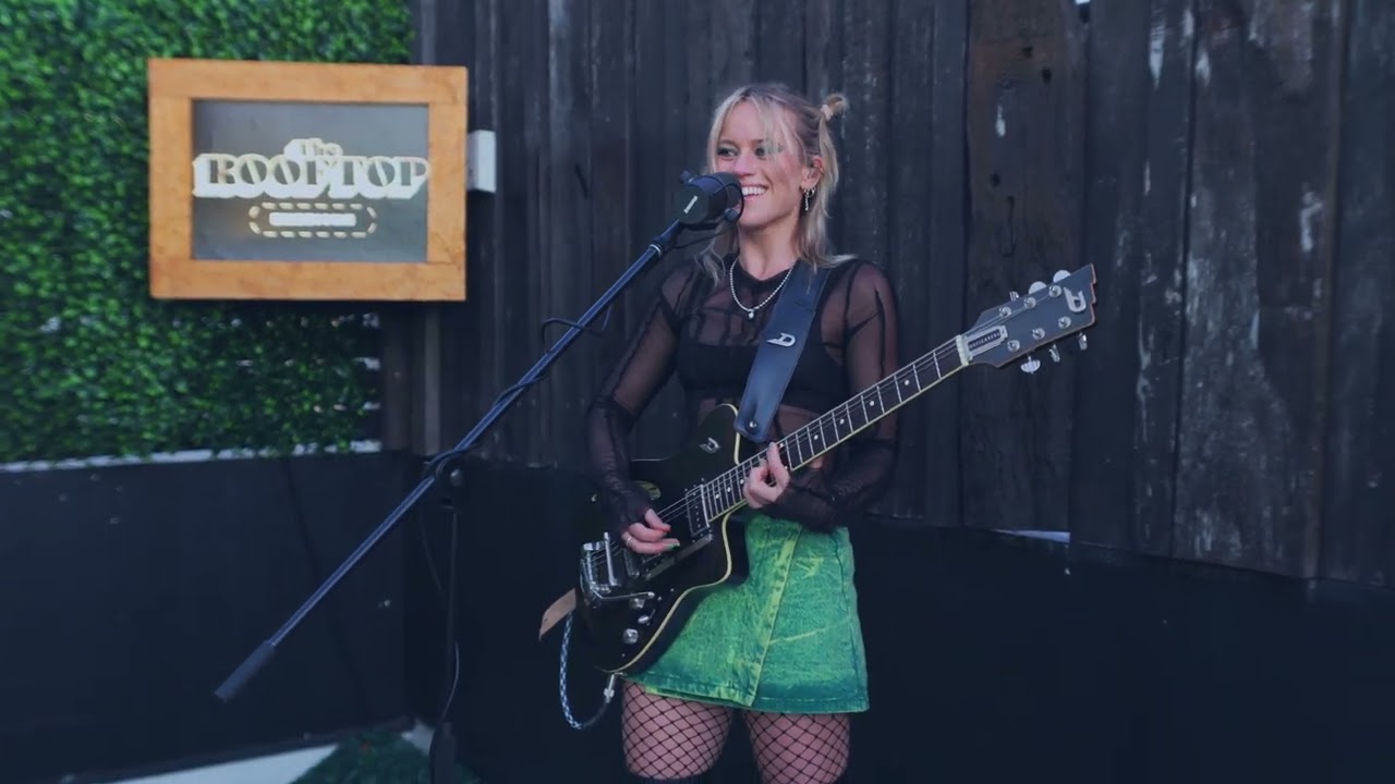 Annie Hamilton - Kitchen | The Rooftop Sessions