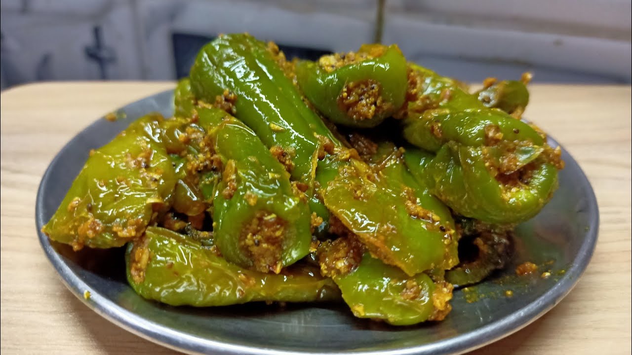 10 मिनट में जब ये चटपटी हरी मिर्च बनाएंगे तो 1 रोटी ज्यादा ही खाएंगे | Dahi Wali Mirchi | Desi Swad 