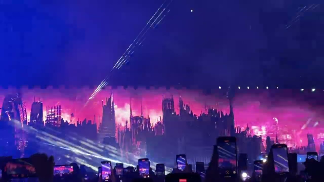 The Weeknd - LA FAMA / False Alarm (Abertura do show) live in Brazil