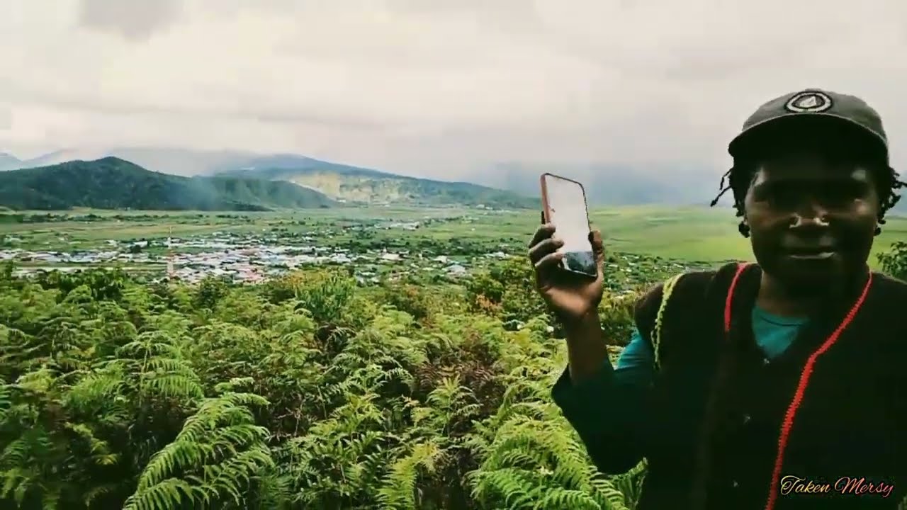 Keindahan Alam Puncak Gunung Distrik Kebo