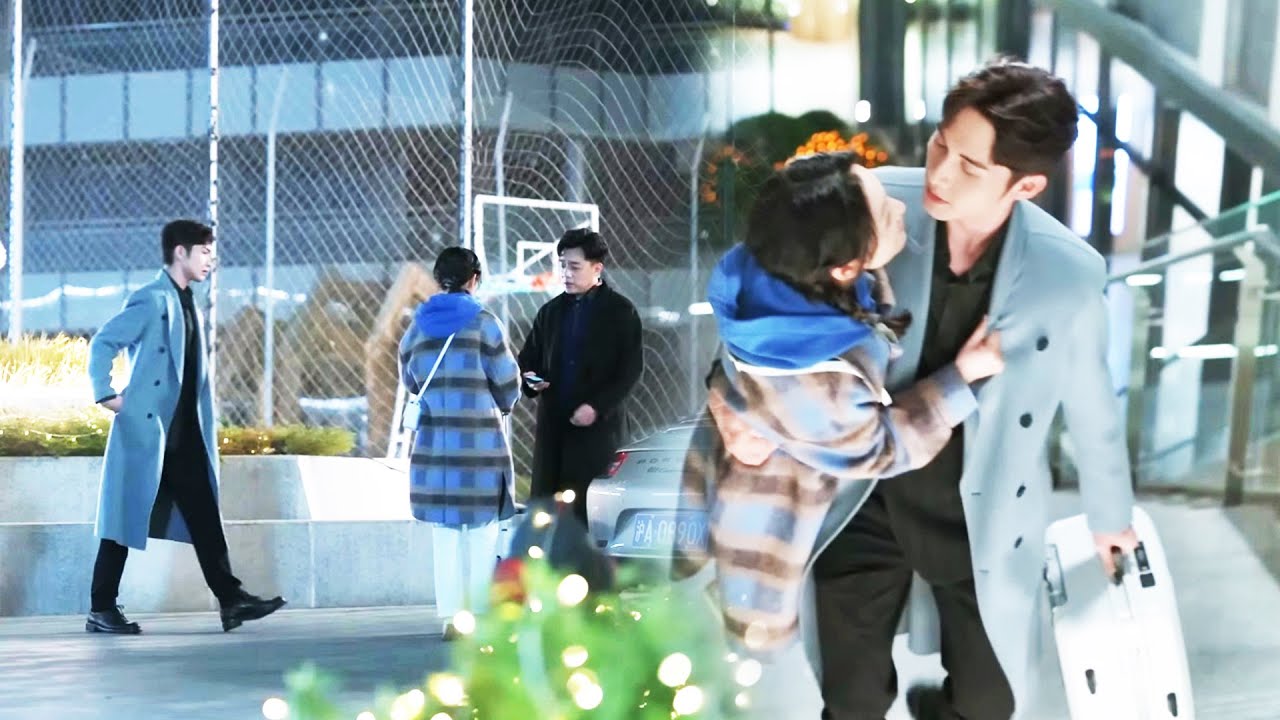灰姑娘被其他男人搭訕，總裁醋瘋了，直接當眾扛起她宣示主權！💕Chinese Television Dramas