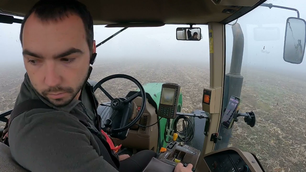 Mindennapok a mezőgazdaságban!  kukoricatarló lazítózás. [2021.11.13]