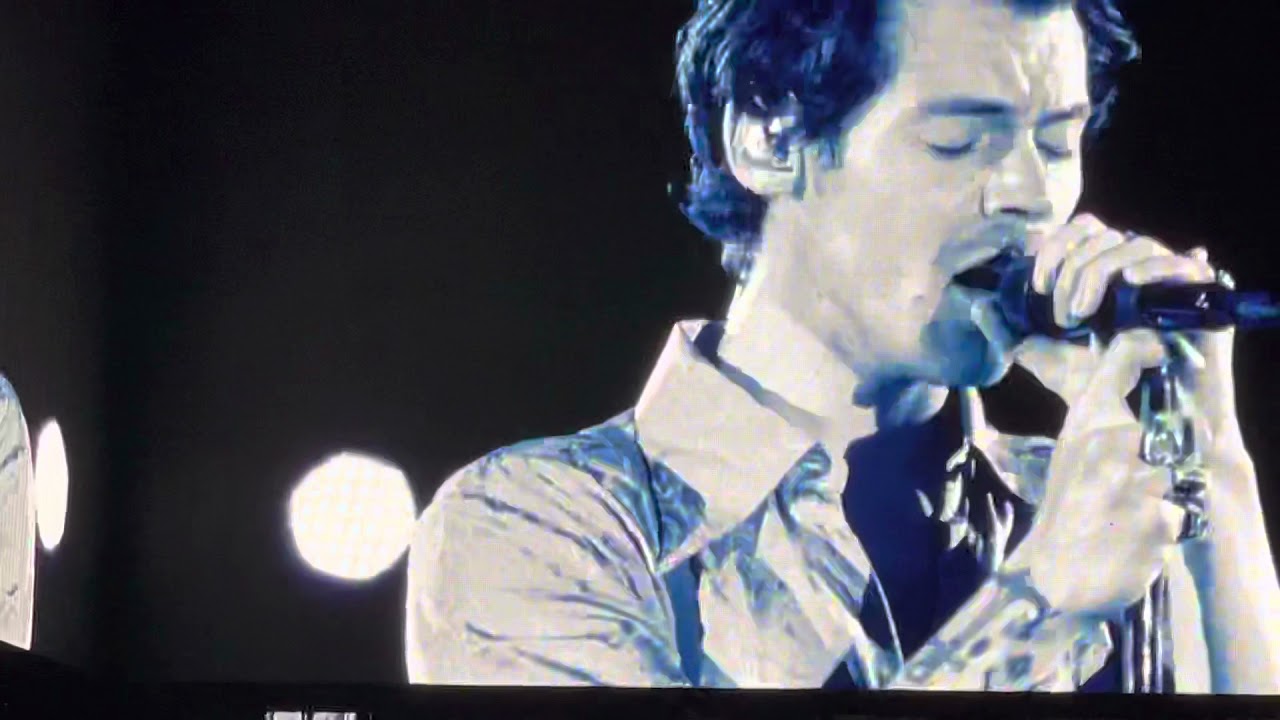 Harry Styles &ldquo;Sign of the Times&rdquo; live from Raleigh, NC
