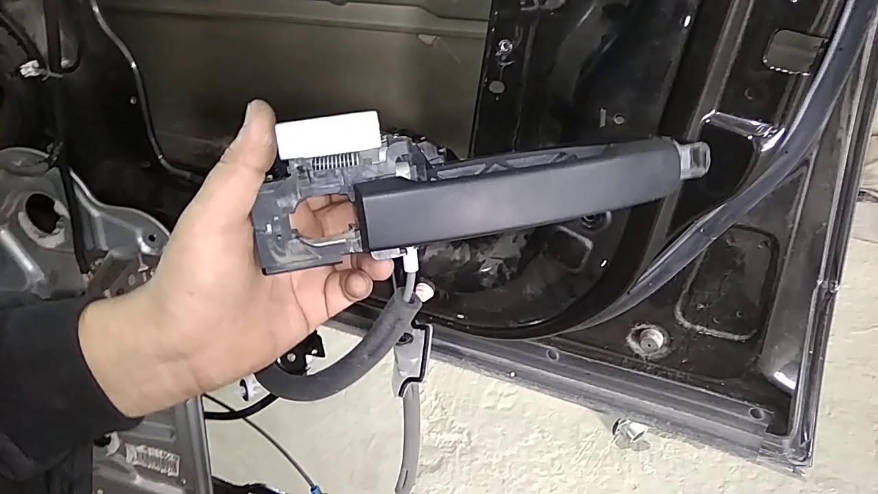 как снять ручку двери Ниссан Кашкай