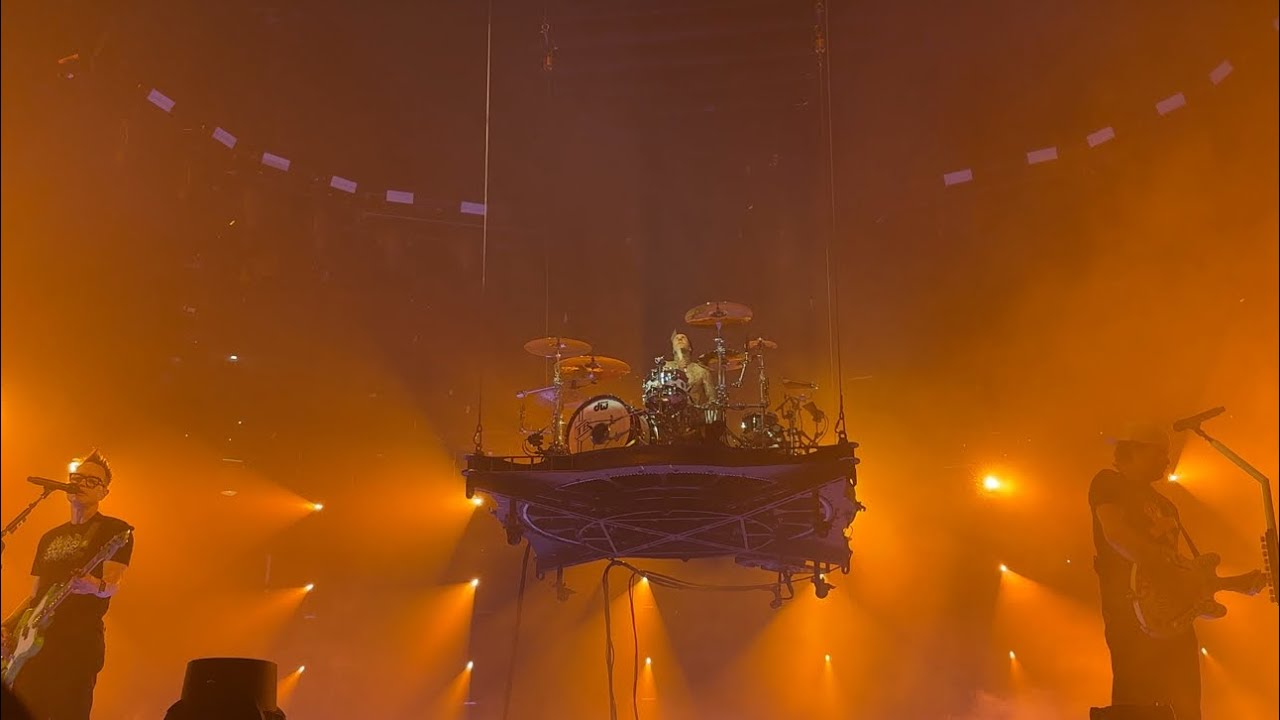 Blink-182 - Can’t Go Back : Live (Debut)  @ Kia Center