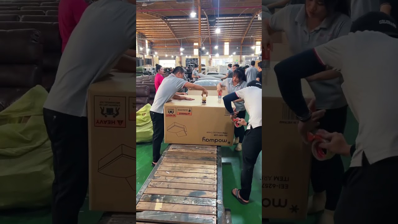 🏭 B&ecirc;n trong nh&agrave; m&aacute;y sản xuất sofa mỗi ng&agrave;y c&ugrave;ng USOFA #usofa #reels