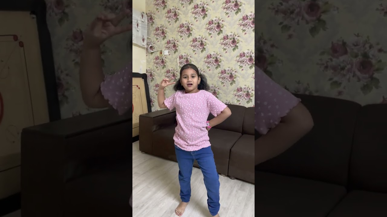 Mixed songs performed by little princess