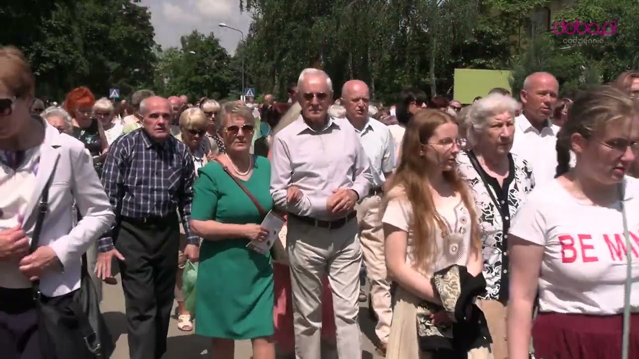 Procesja Bożego Ciała w parafii Królowej Różańca Świętego w Dzierżoniowie